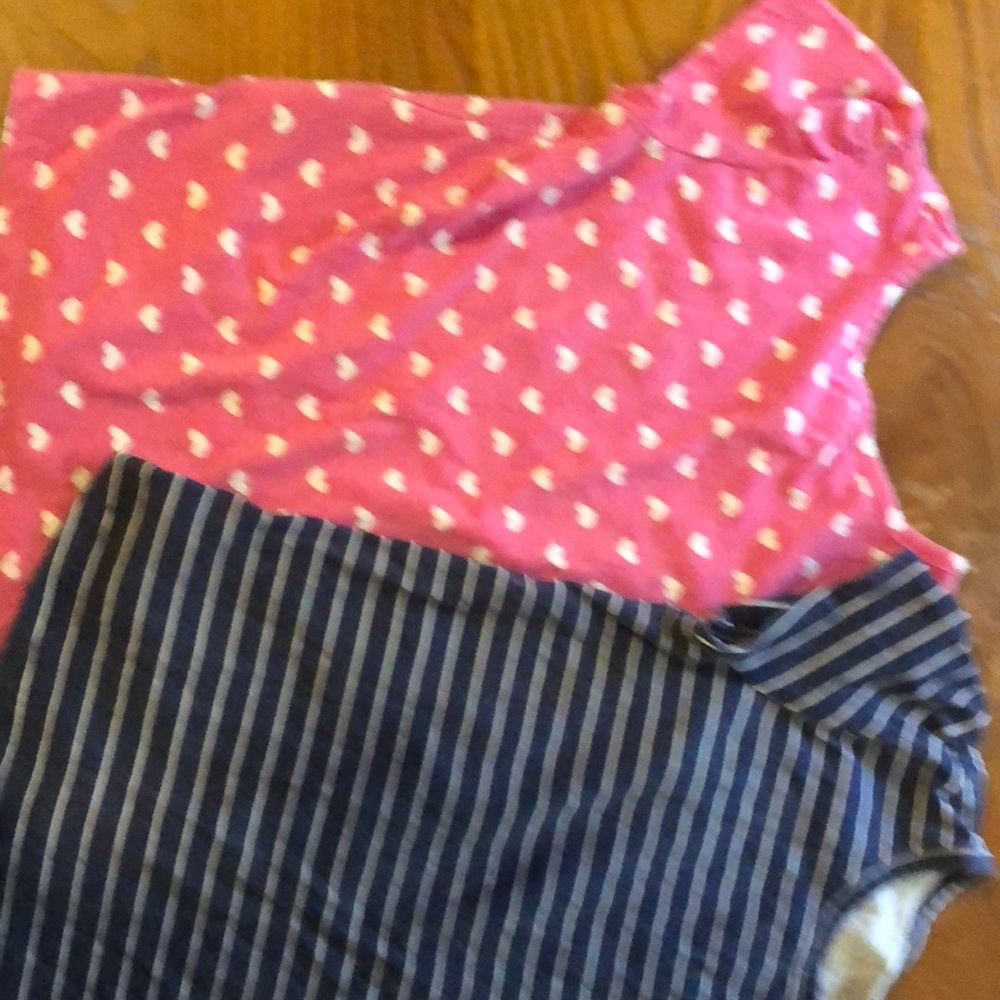 2 T-shirt 5/6 good condition no stains